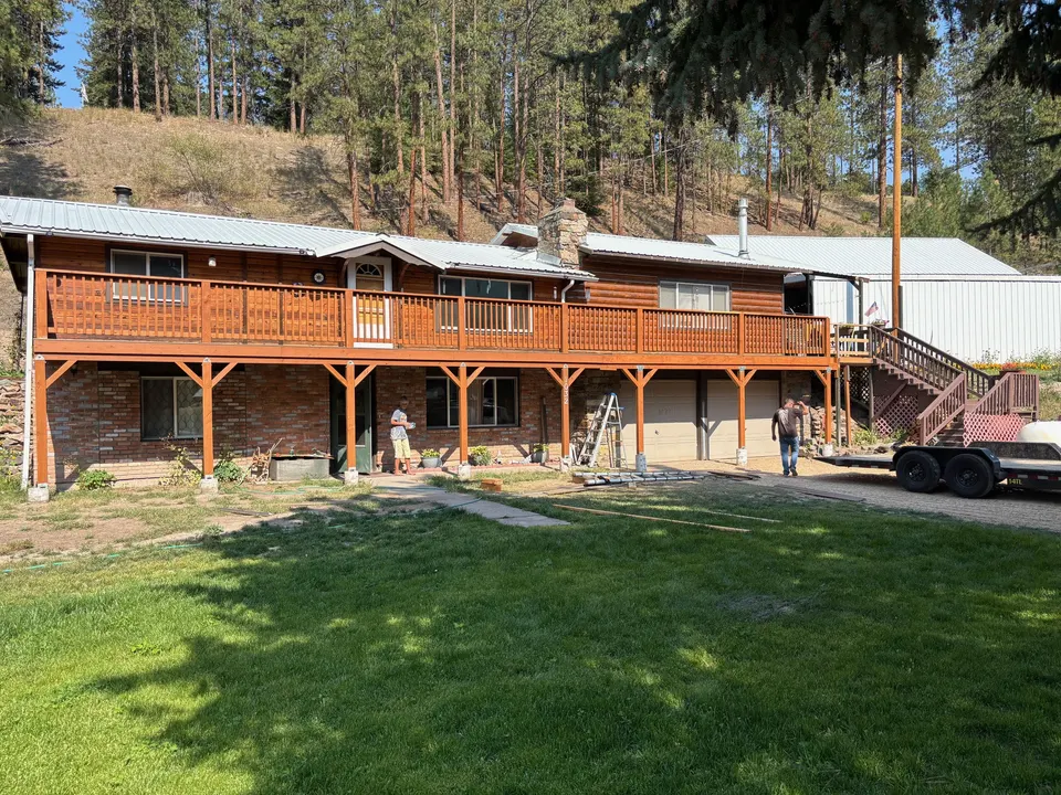 Residential deck construction by Handy's Construction in western Montana