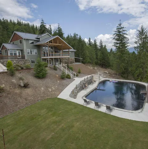 Custom mansion built by Handy's Construction in western Montana